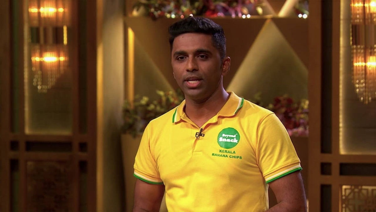 Founder of Beyond Snack, Manas Madhu on Shark Tank talking about banana chips